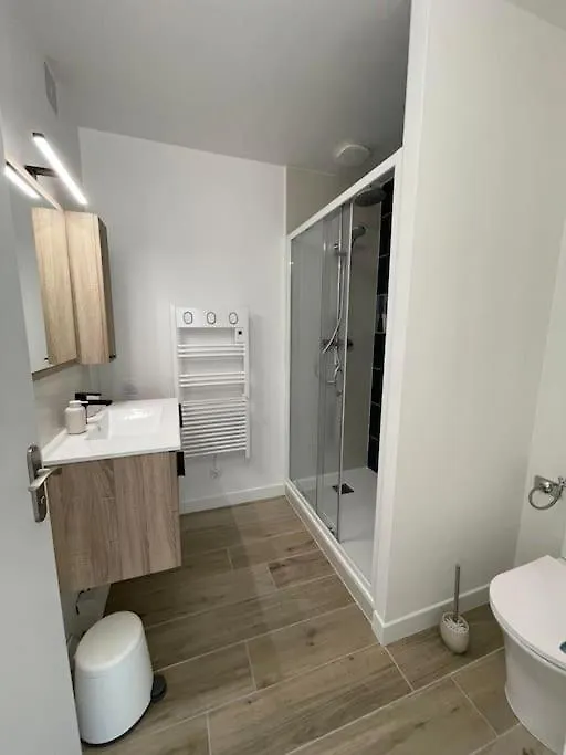 Appartement Proche Stade/Eurexpo Decines-Charpieu 0*,